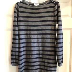 EUC. LOFT sweater dress. Size M.